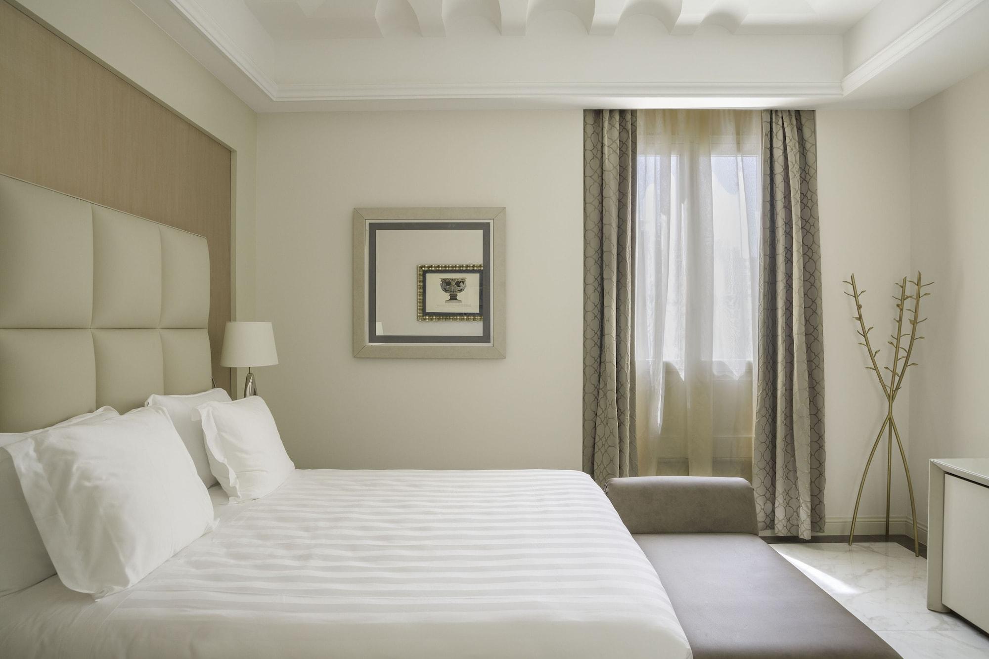 Aleph Rome Hotel, Curio Collection By Hilton Eksteriør bilde